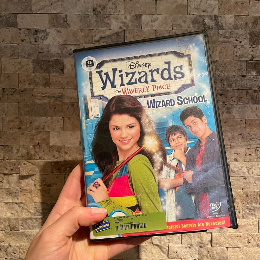 Wizards of waverly place DVD wizard school
